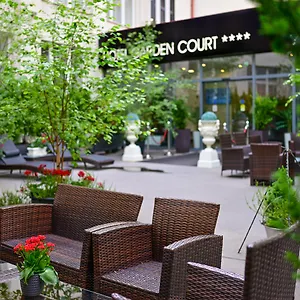 Garden Court מלון